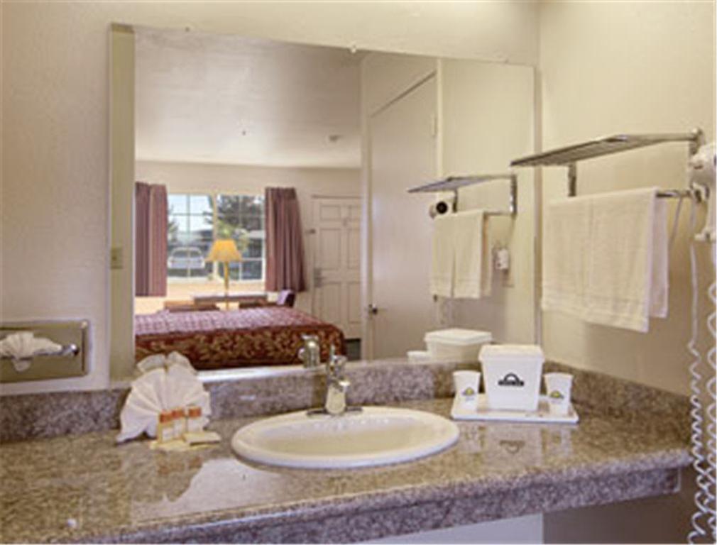 Days Inn Salinas Airport Kamer foto