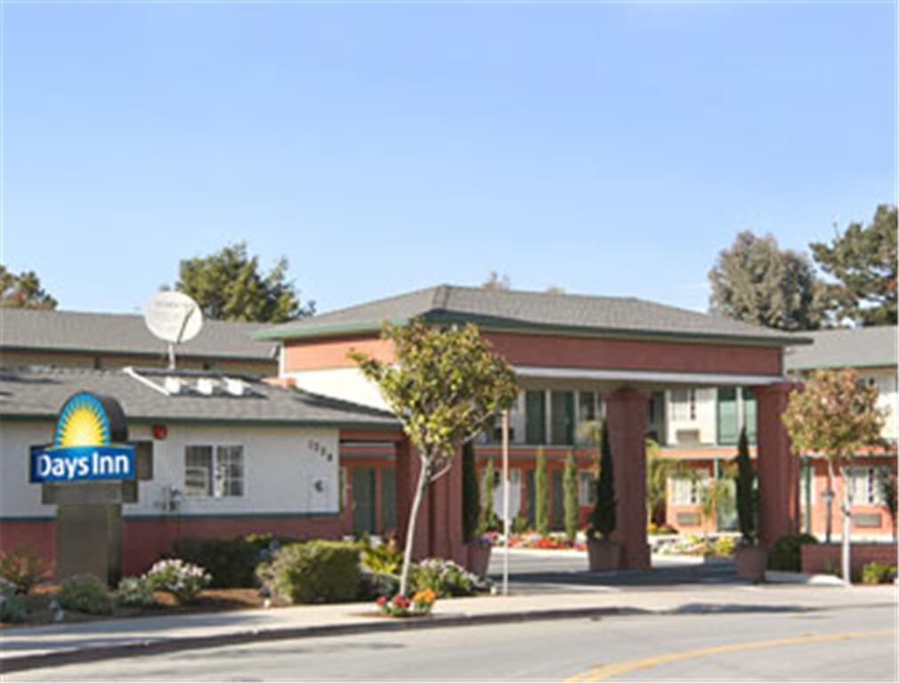 Days Inn Salinas Airport Buitenkant foto